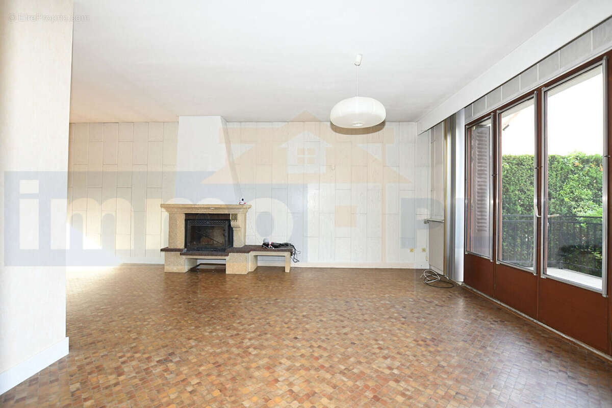 Maison à FONTENAY-LE-FLEURY