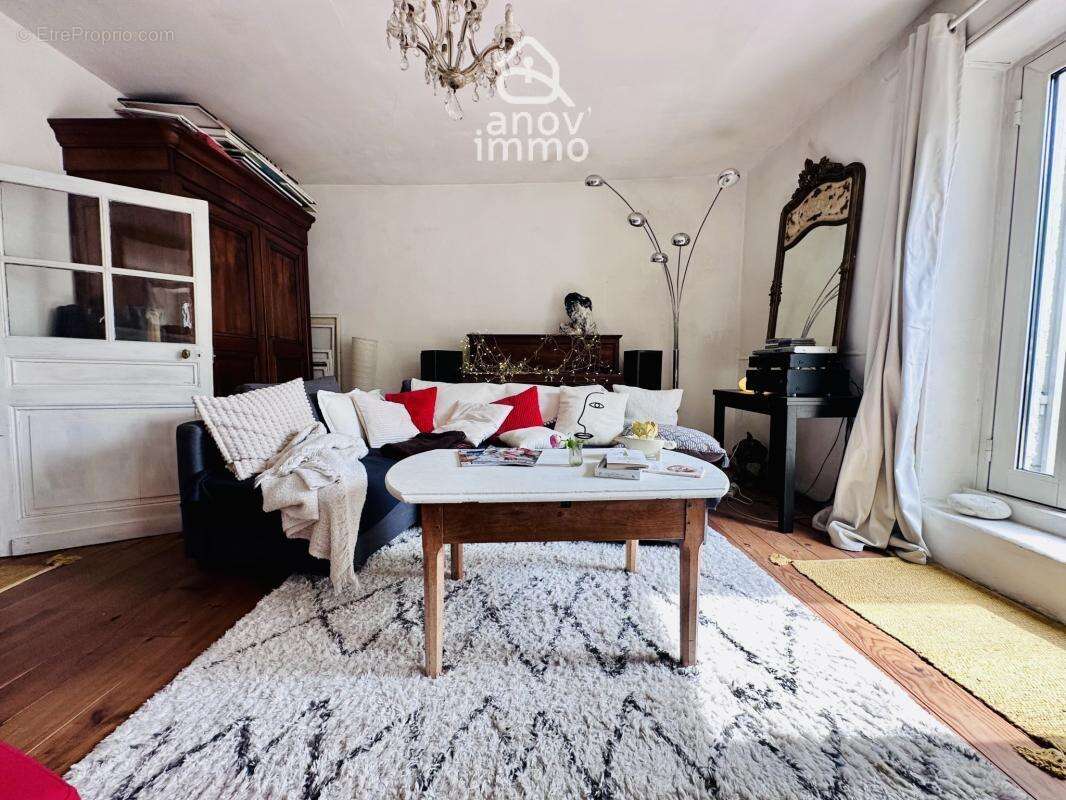 Maison de charme avec jardin intime, terrasse et atelier   E - photo 6