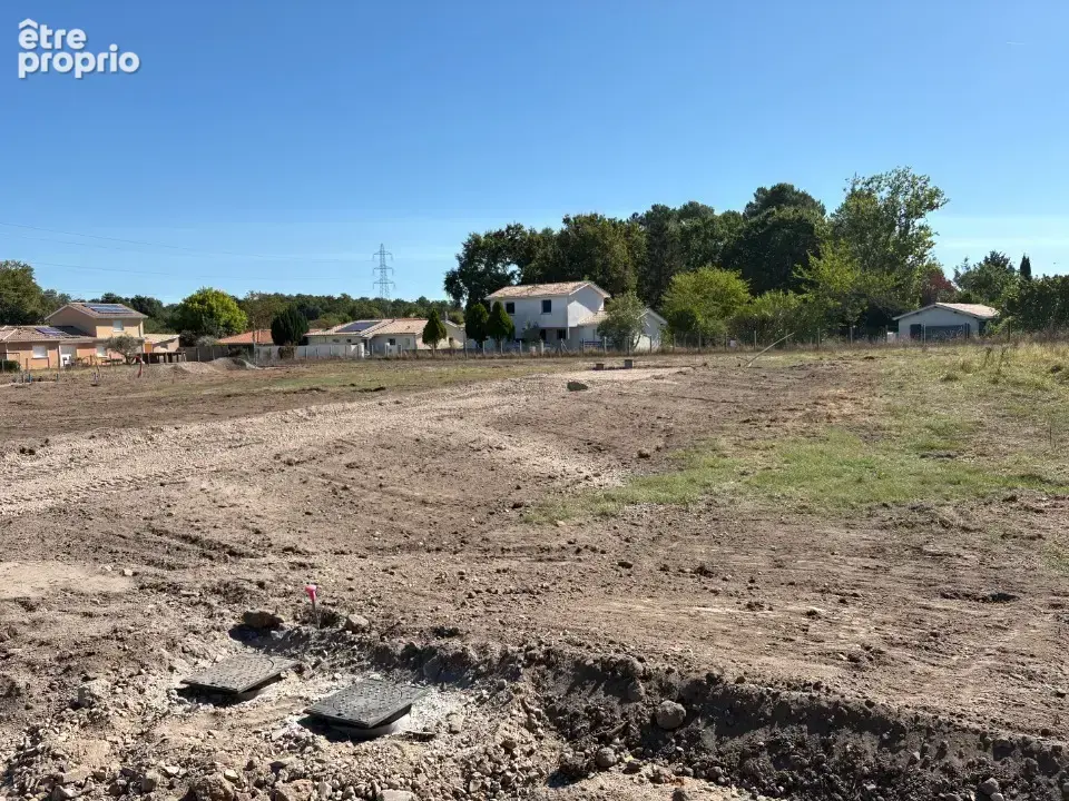 Photo Terrain à Leognan au prix de 210 000€