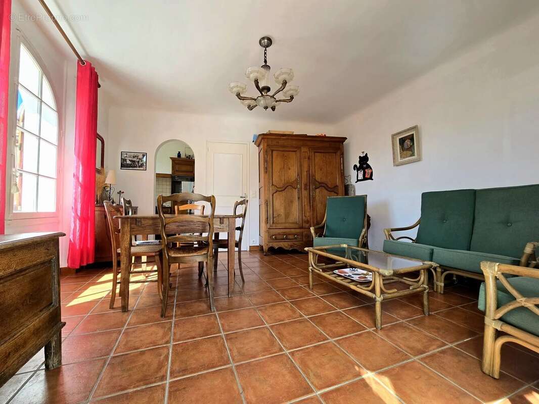 Maison à BORMES-LES-MIMOSAS