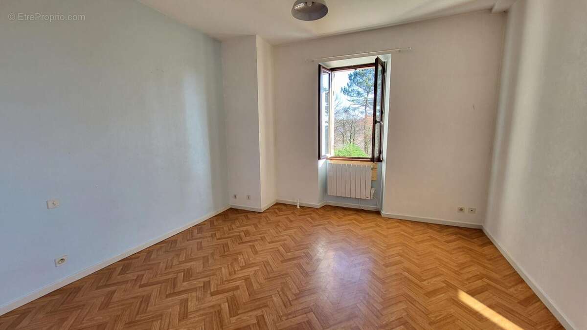 Maison à SAINT-GERMAIN-DU-SALEMBRE