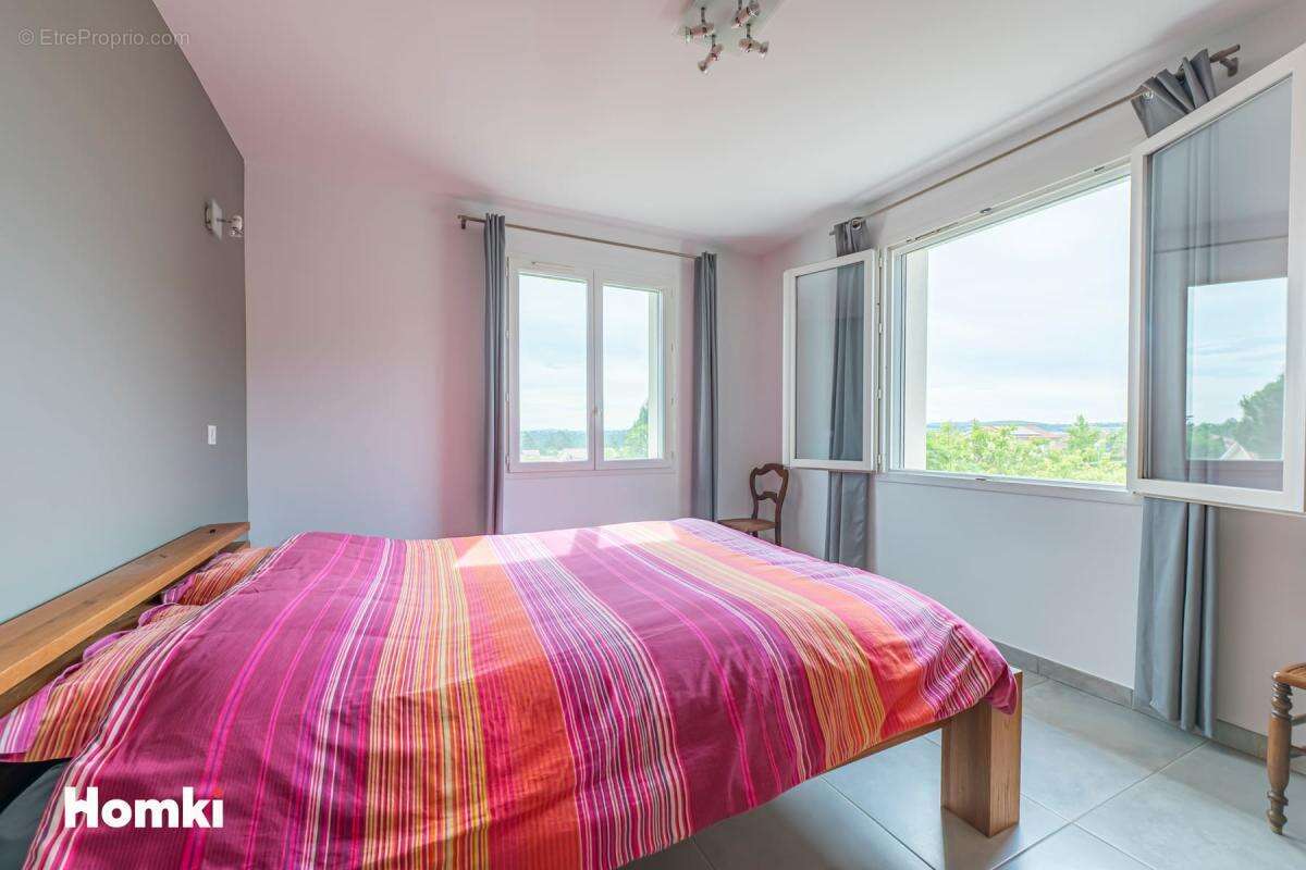 Propriété familiale T11 de 306.89 m² - photo 10