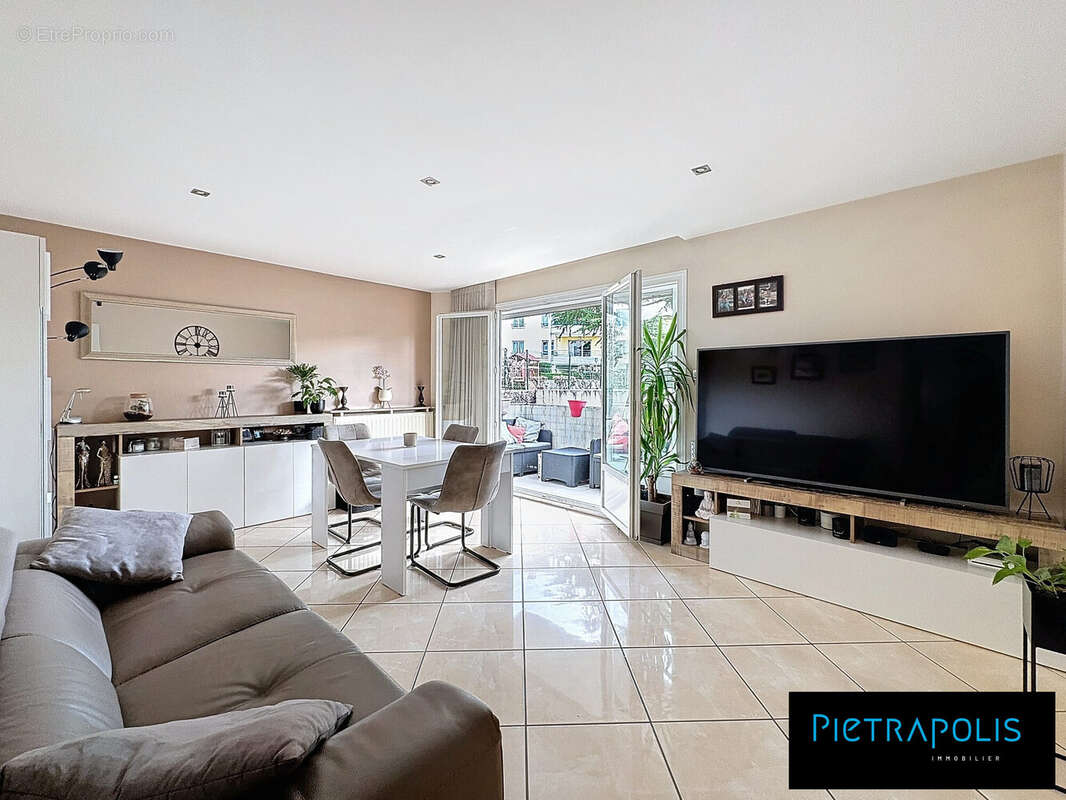 Appartement à TASSIN-LA-DEMI-LUNE