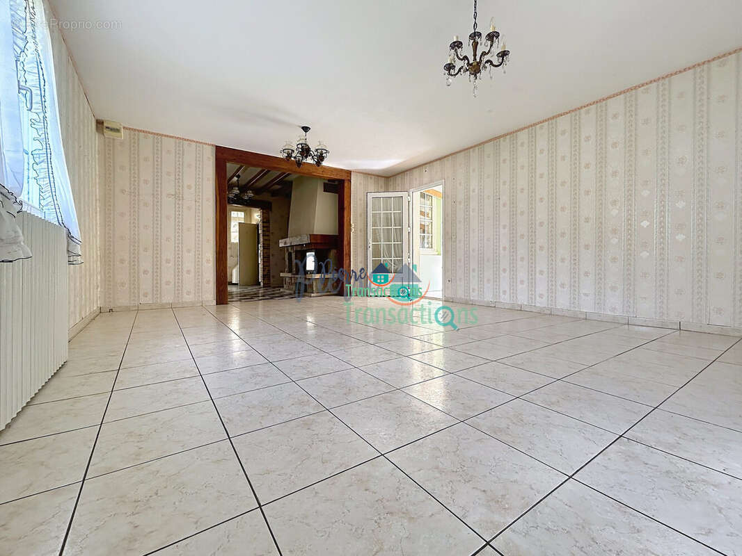 Maison à SAINT-JEAN-DE-FOLLEVILLE