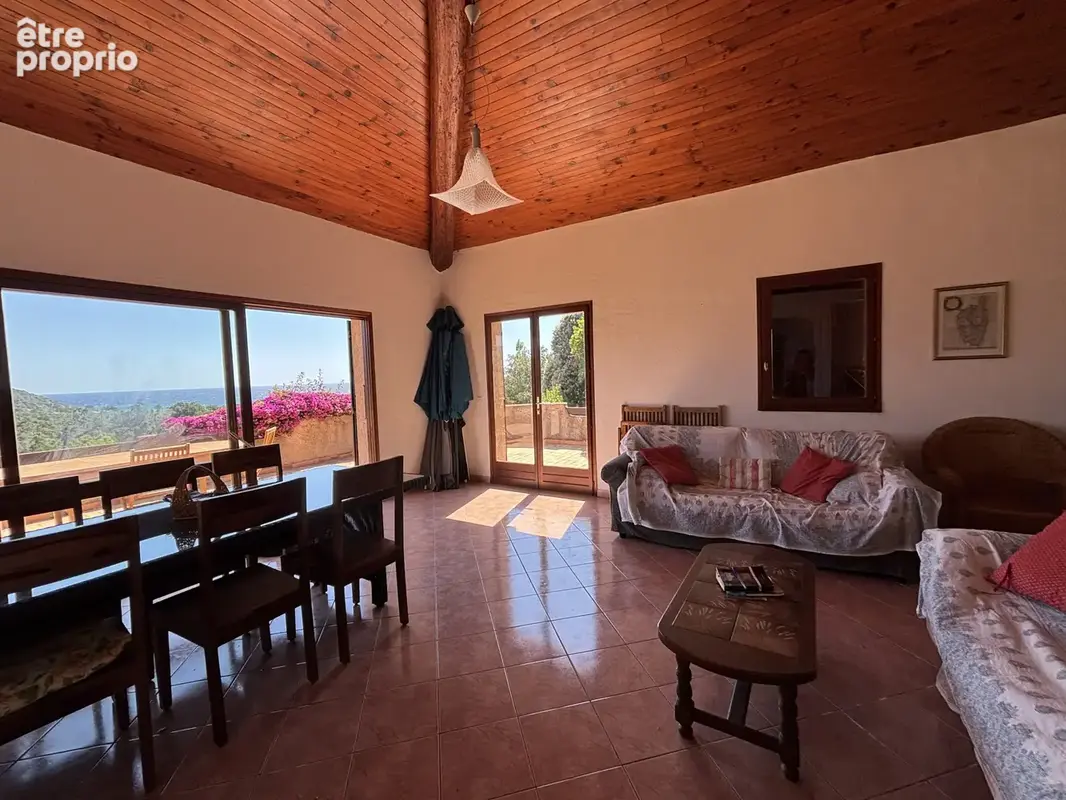 Propriété proche de la Testa  avec piscine et vue panoramique et imprenable sur la mer et les montagnes enviro - photo 6
