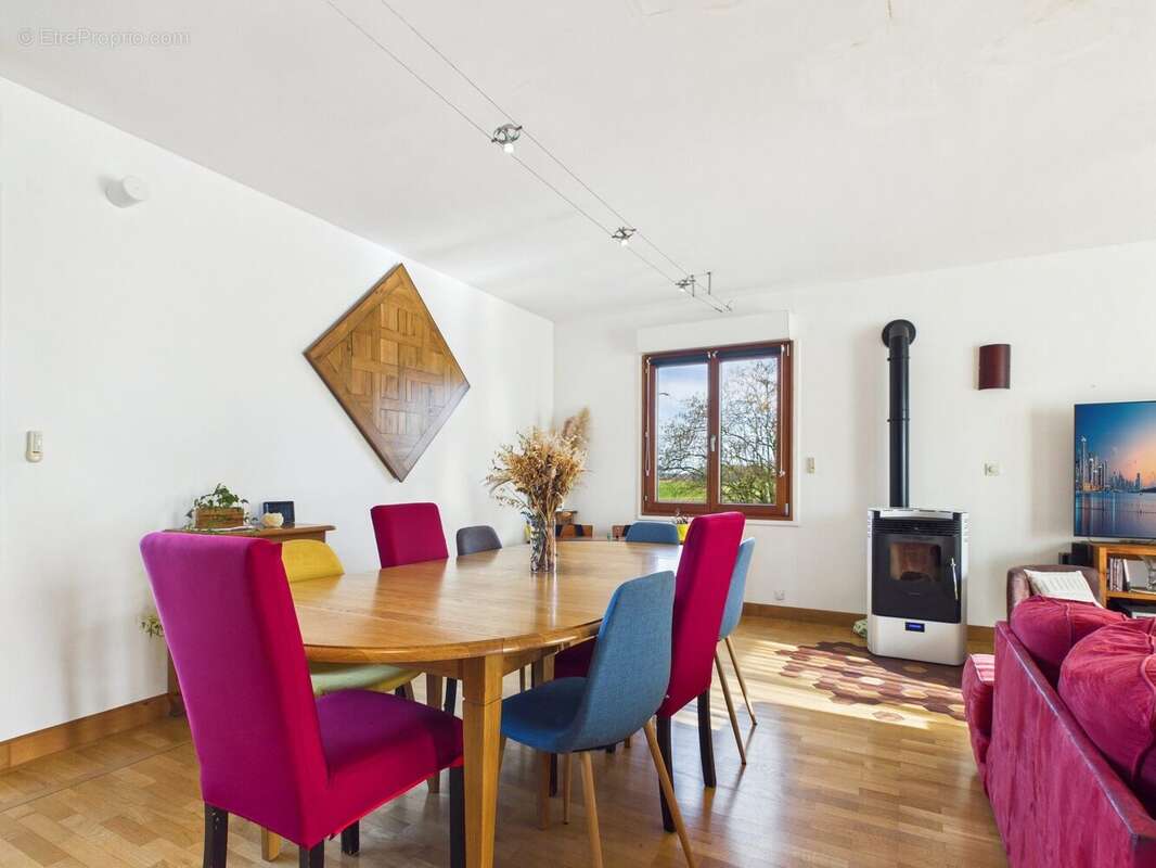 Maison à PEL-ET-DER