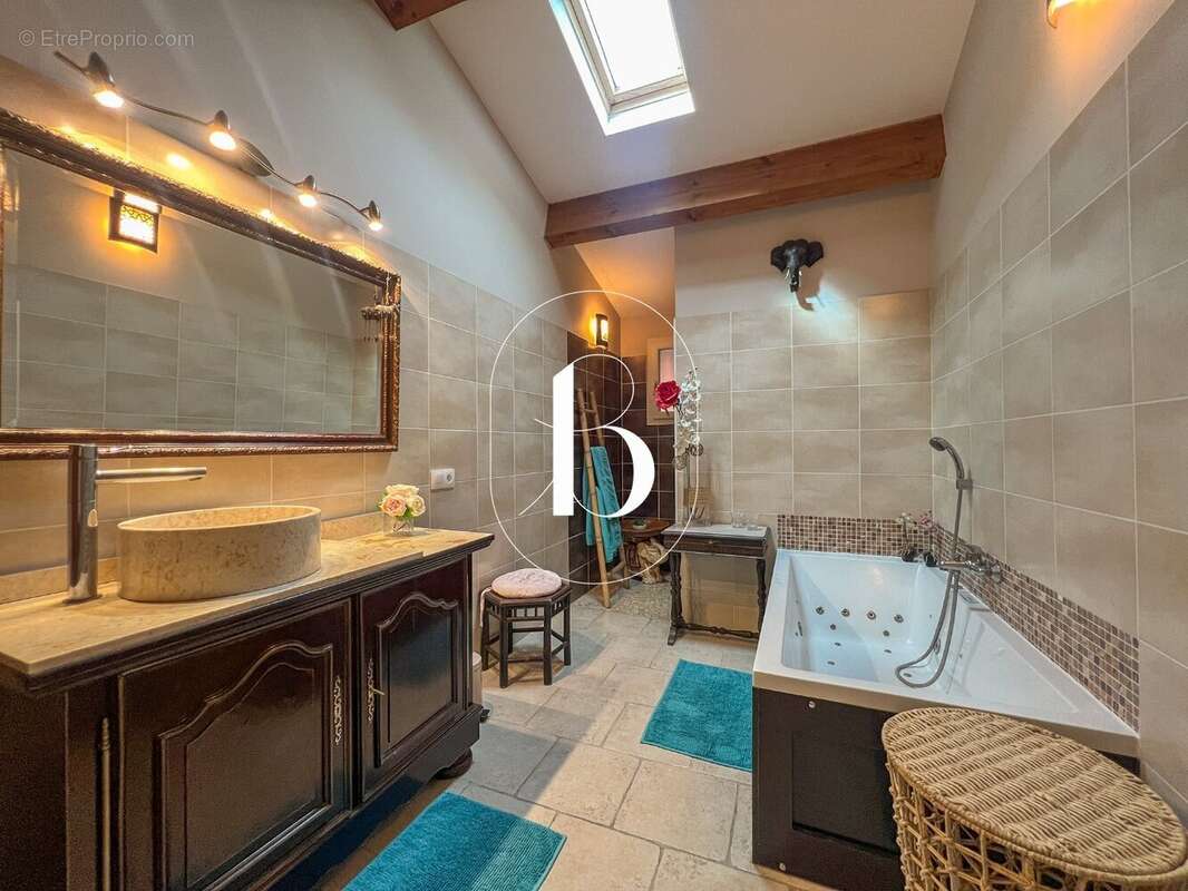 Maison à GOUDARGUES