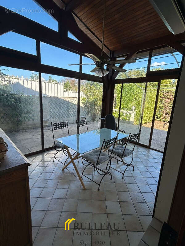 Maison avec garage et beau jardin: proche des commodités - photo 8