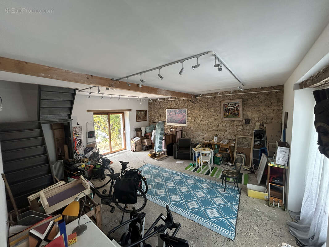 Maison en pierre avec jardin clos   Plus de 210 m2 habitables   Fort potentiel - 46350 PAYRAC - photo 16