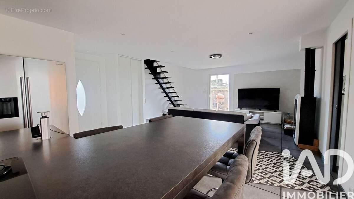 Maison 96 m² à Eclassan  - photo 7