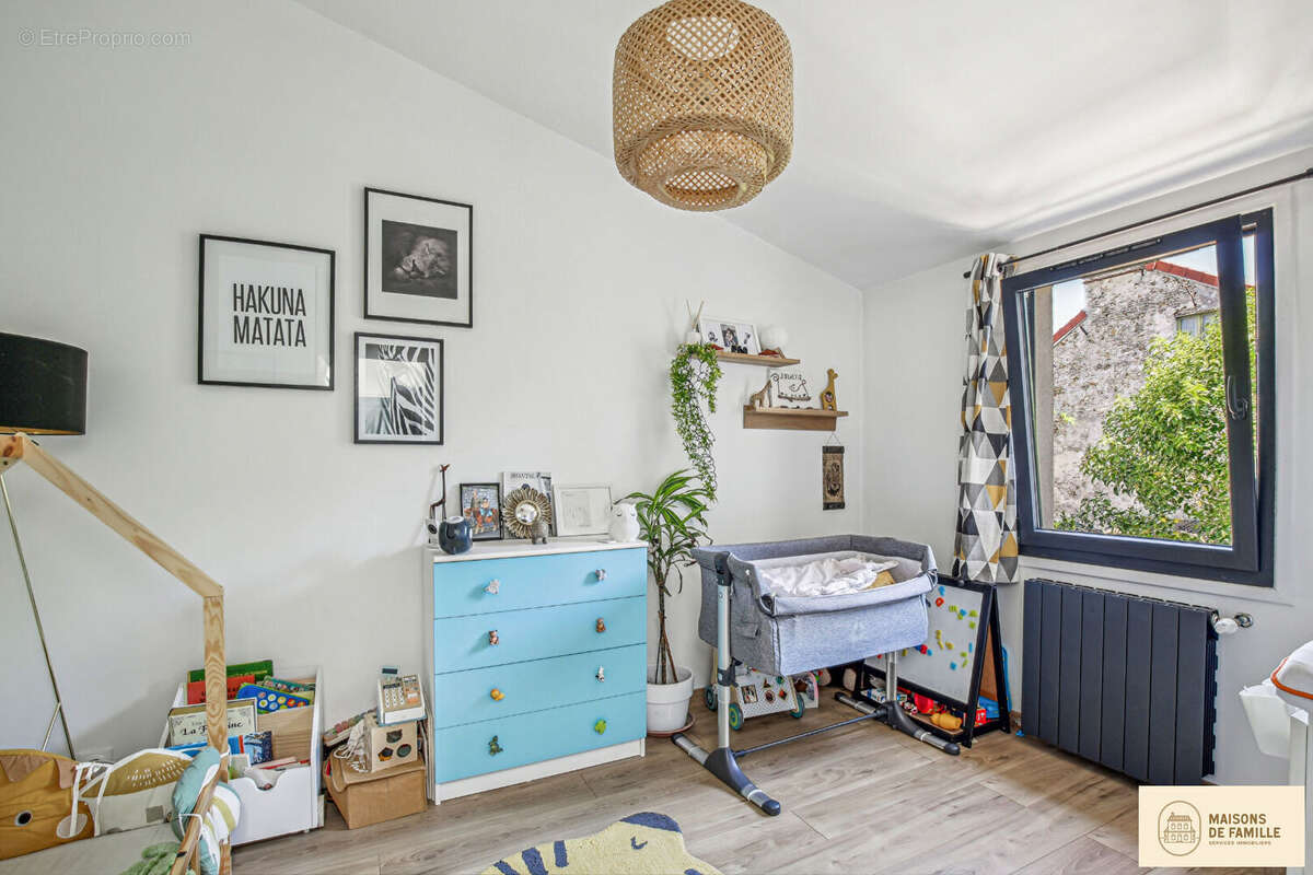 Maison à SAINT-NOM-LA-BRETECHE