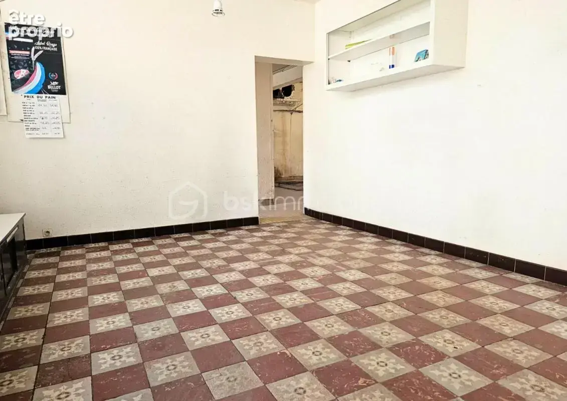 Découvrez cet ensemble immobilier situé au cœur d’un charmant village dynamique de Sud Touraine - photo 3