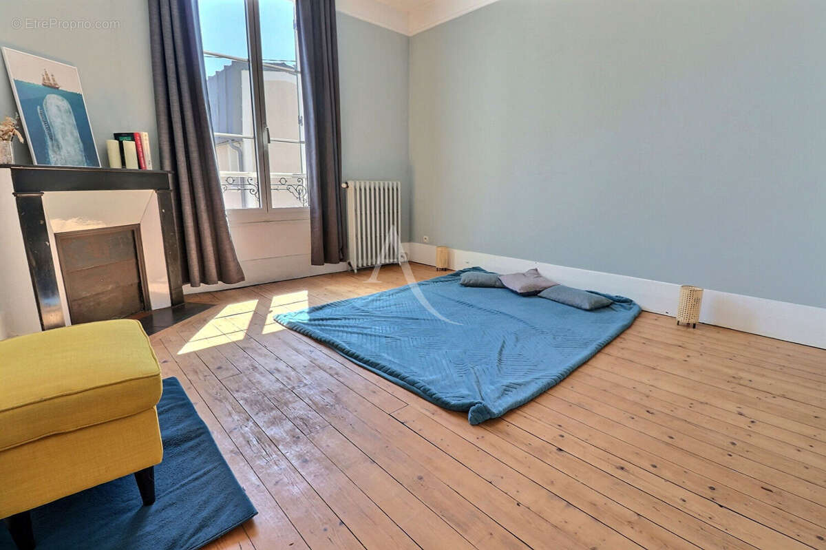 Beaucoup de cachet pour cette belle maison à Maisons Laffitte 4 pièce(s) 80 m2, 3 chambres, jardin, cave, parking ! - photo 11