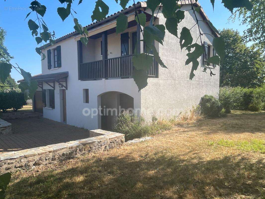 Maison individuelle 3 chambres sur 1900m2 de terrain clos - photo 2