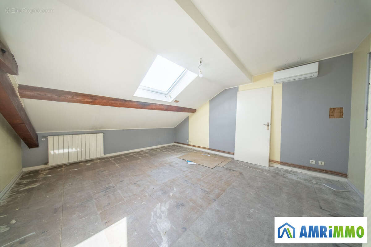 Appartement 44 m² à Crusnes  - photo 3