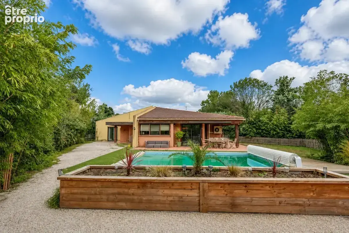 Grande maison avec piscine et jardin arboré à Aubagne - photo 1