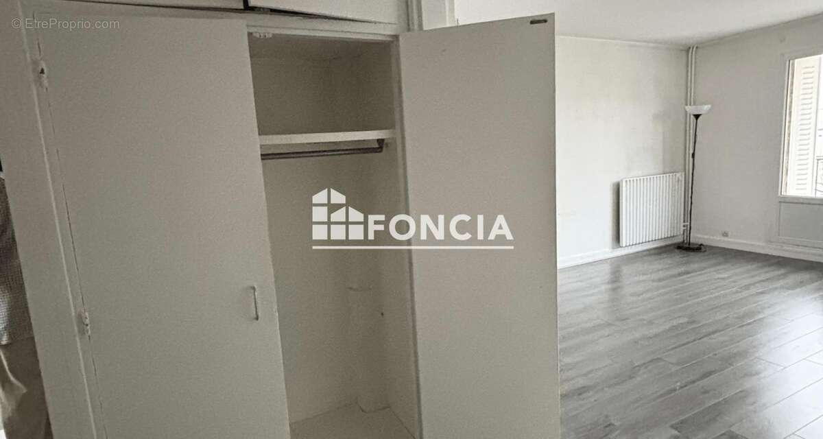 Appartement à SAINT-MAUR-DES-FOSSES