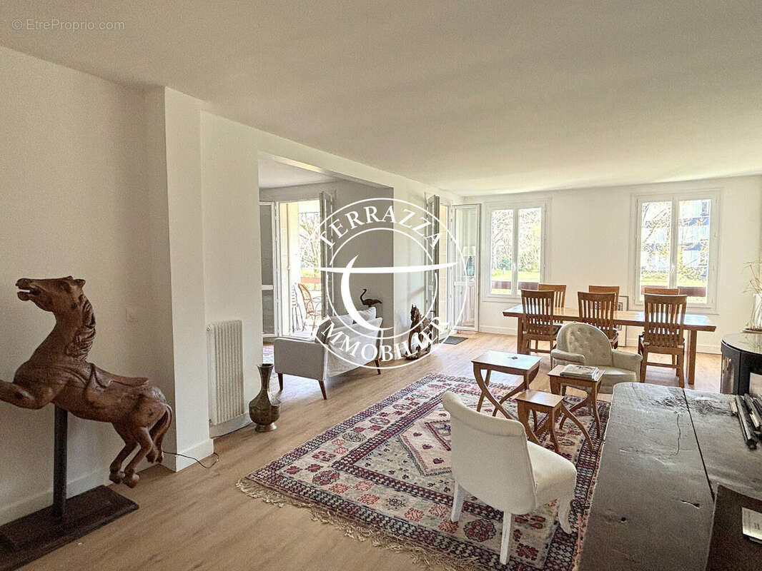 Appartement à LOUVECIENNES