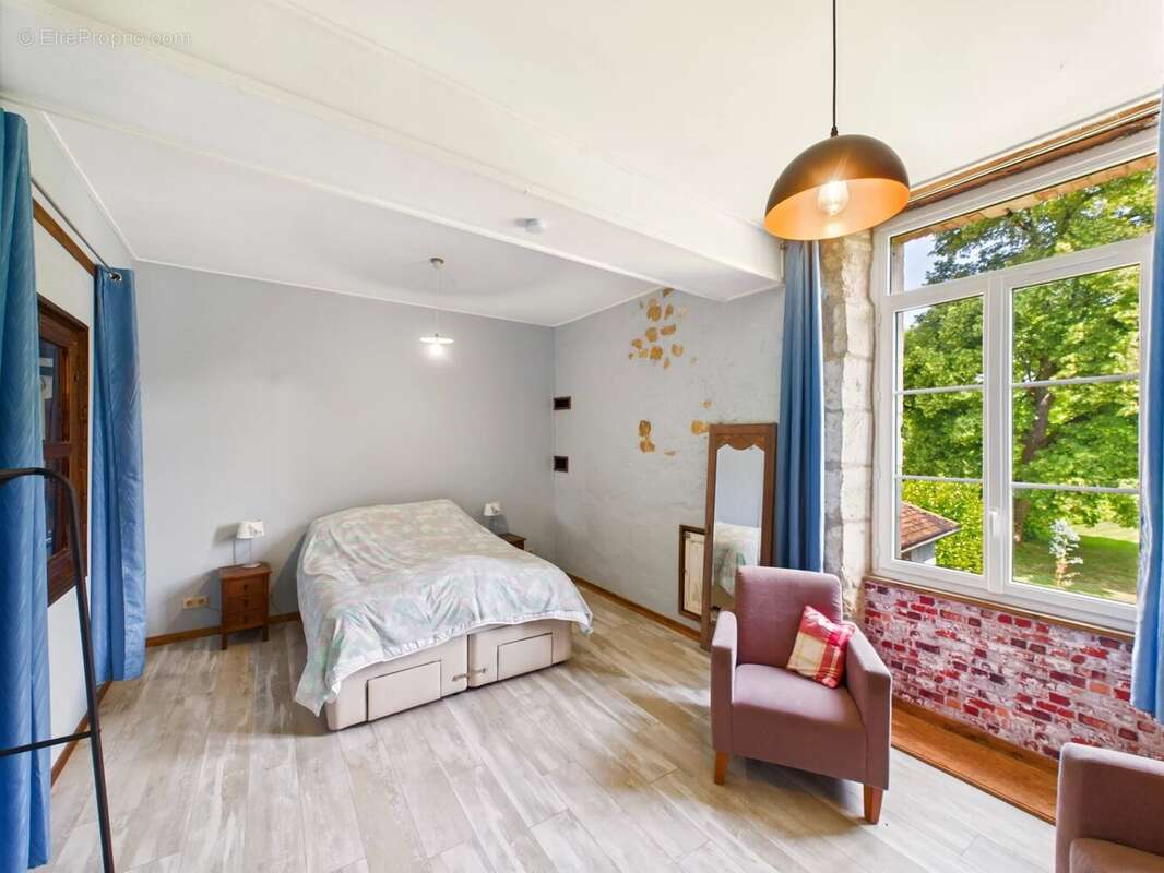 Maison à SAINT-MEDARD-D'EXCIDEUIL
