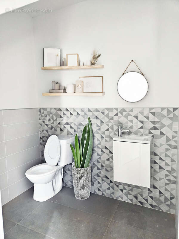 Maison à SALAISE-SUR-SANNE