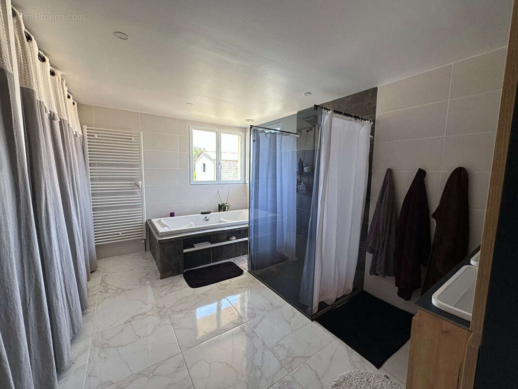 Maison familiale au coeur de Chavagnes-les-Redoux - photo 7