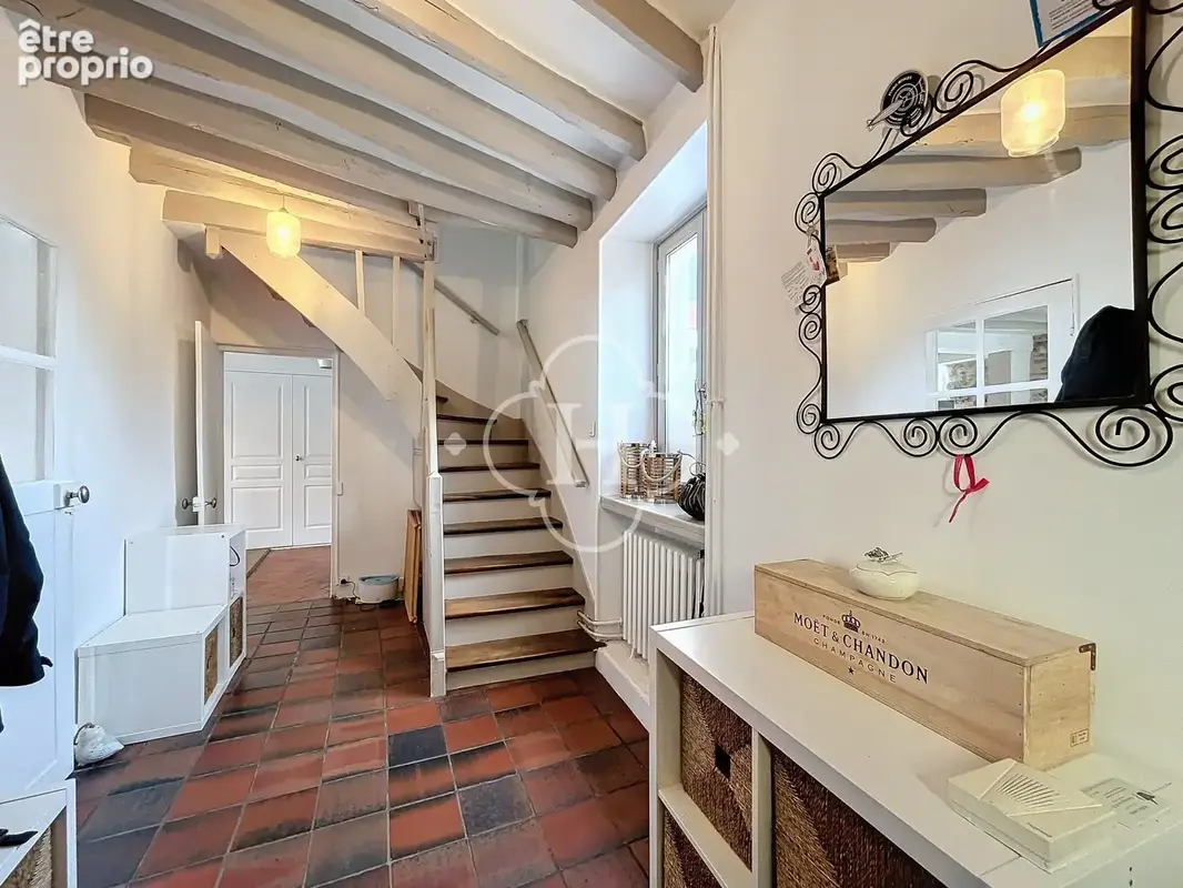 Maison 155 m² à Crespieres  - photo 2