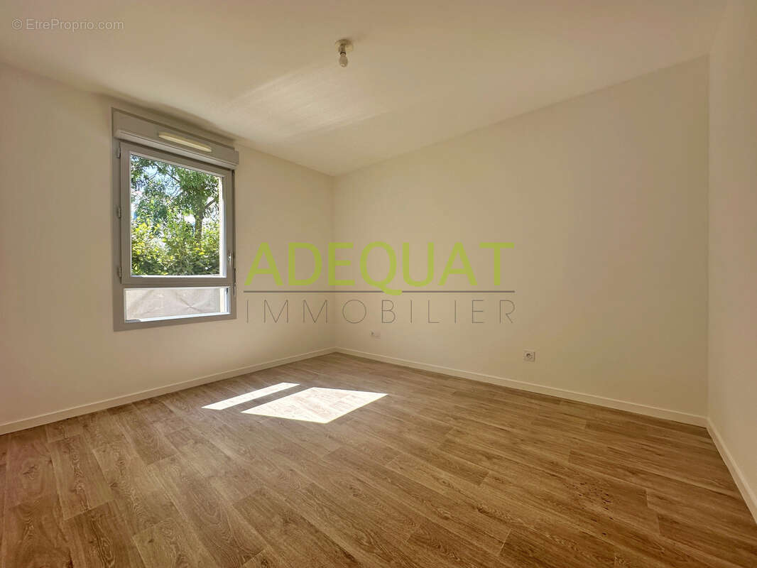 Appartement t4 - terrasse, jardin et garage - photo 5