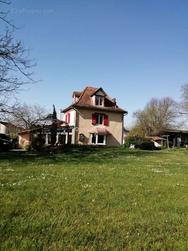 Maison 240 m² à Riberac  - photo 3