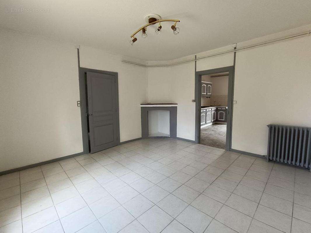 Maison à SAVIGNY-EN-REVERMONT