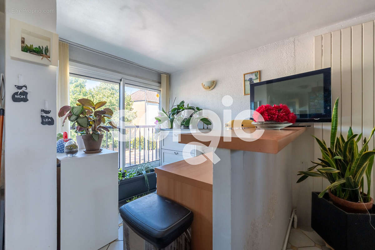 VIAGER OCCUPÉ - F4 en duplex Vieux Torcy - Dame de 75 ans - photo 3