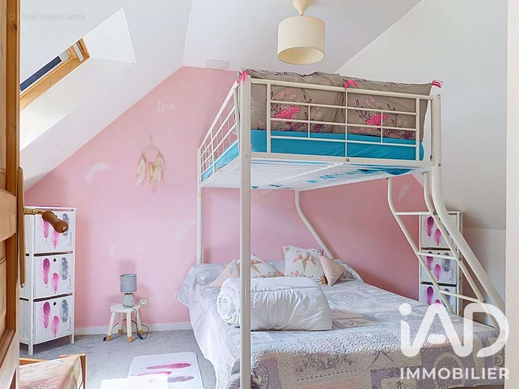 Maison 103 m² à Saint-Martin-Des-Pres  - photo 8