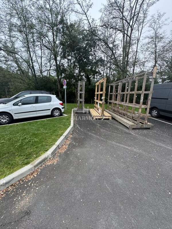 Commerce à MONTUSSAN