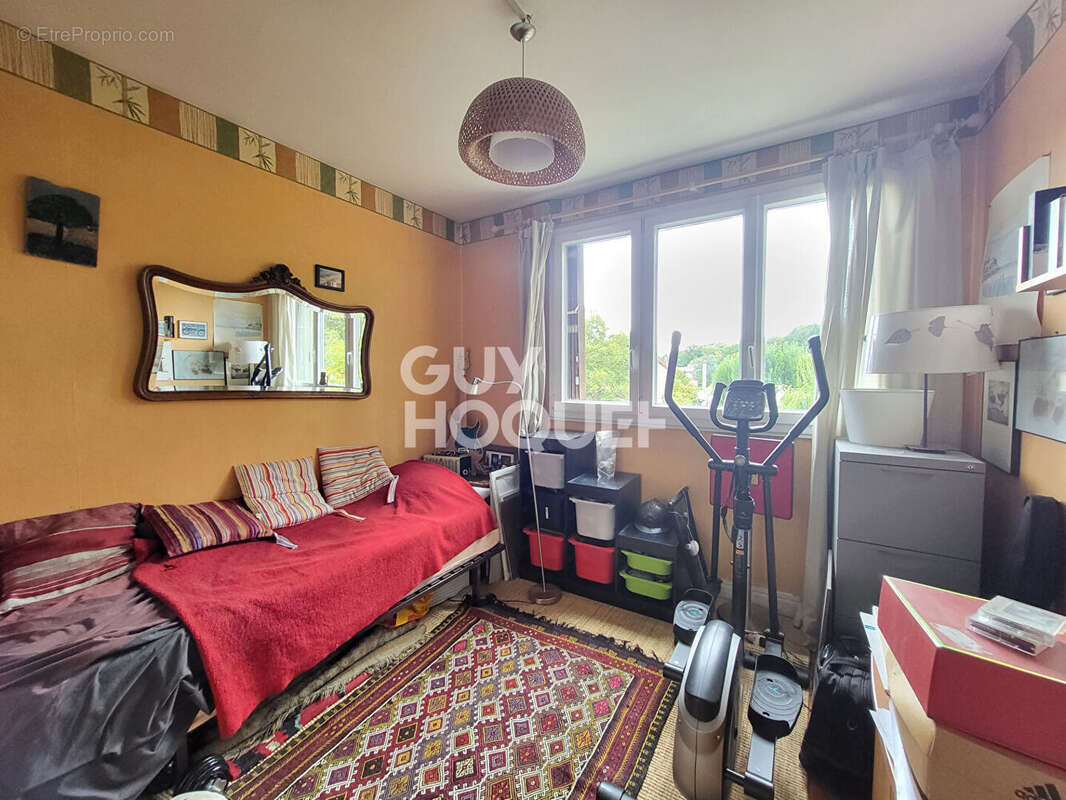 Appartement à LA CELLE-SAINT-CLOUD