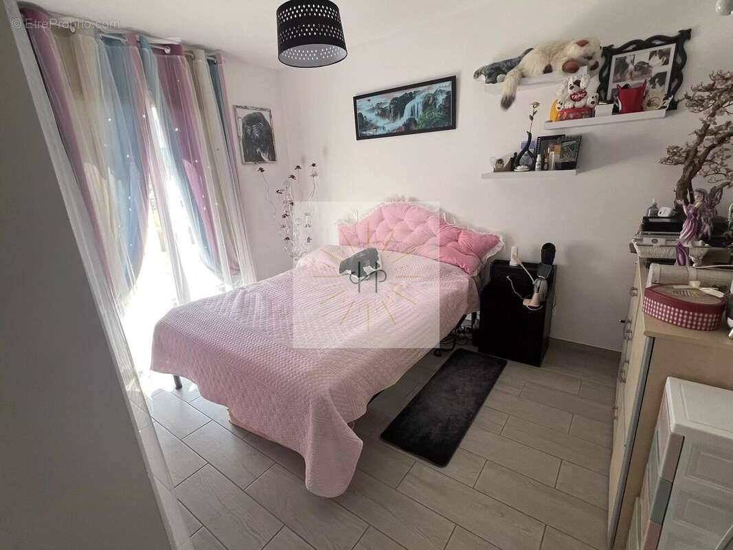 Maison à ALBA-LA-ROMAINE