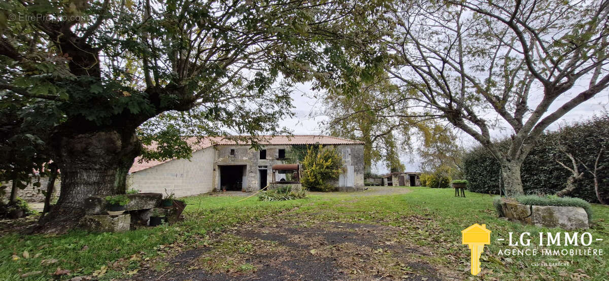 Maison à MORTAGNE-SUR-GIRONDE