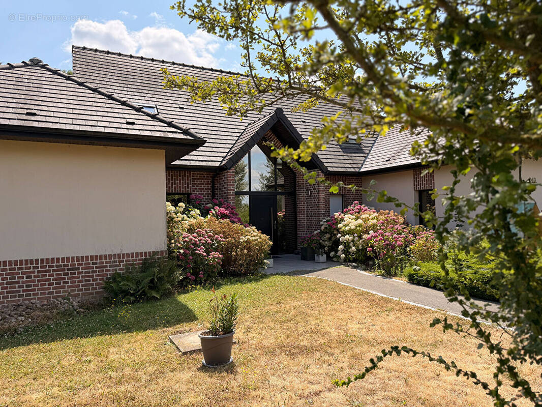 Villa familiale de 220m2 au coeur du Golf de Mérignies - photo 1