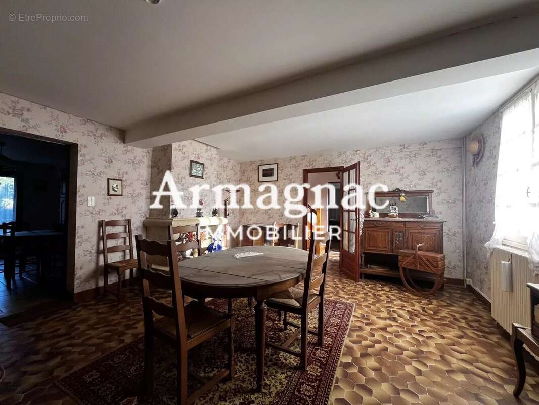 Maison à MONGUILHEM