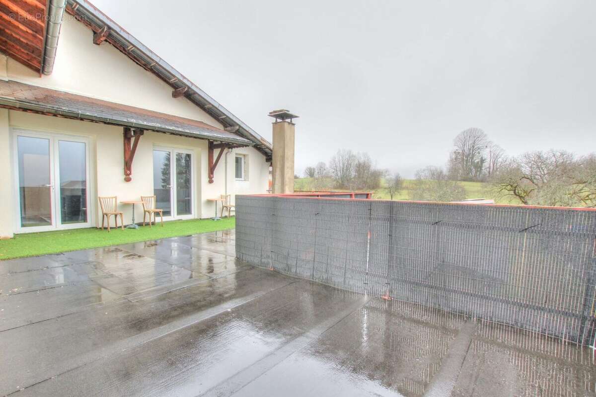 Maison à ECHALLON