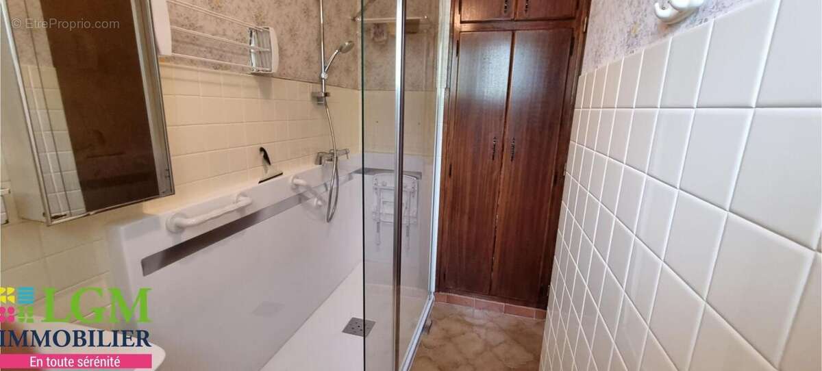 Villa familiale – dépendance – grand terrain arboré – piscine - photo 12