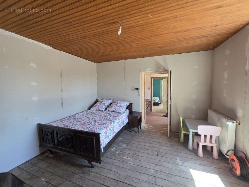 Maison à SAINT-GEORGES-DE-MONS