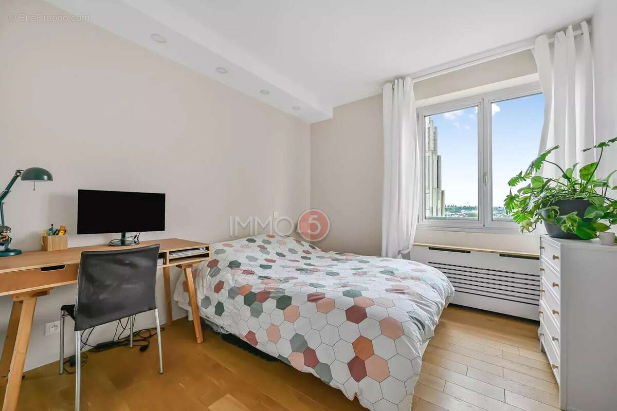 F4 centre ville le raincy - photo 7