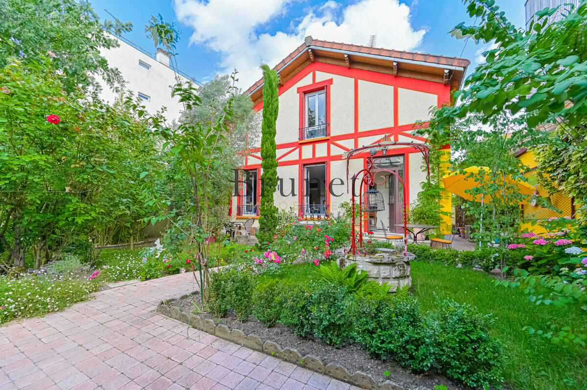 Maison à SAINT-MAUR-DES-FOSSES
