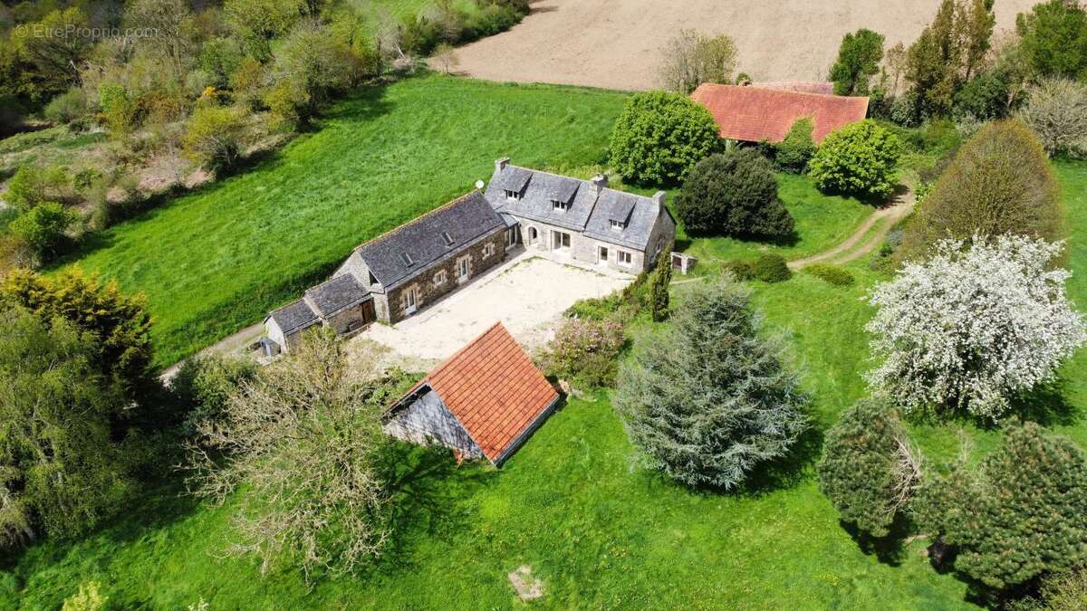 Maison à PLESTIN-LES-GREVES