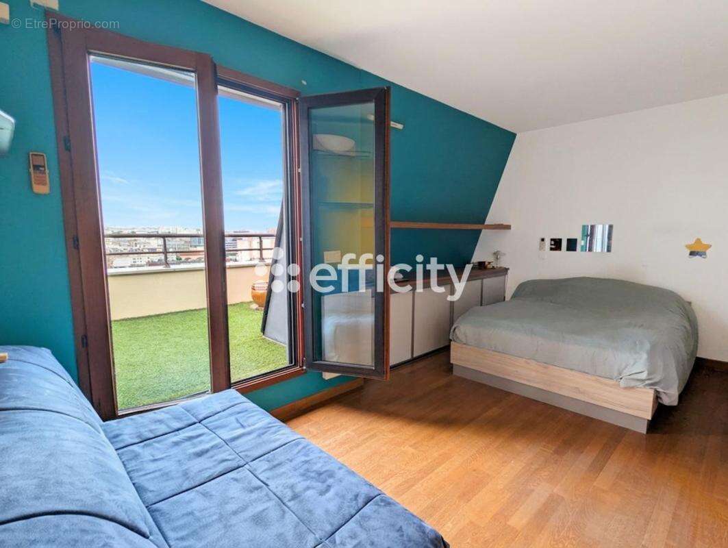 Appartement à CHARENTON-LE-PONT
