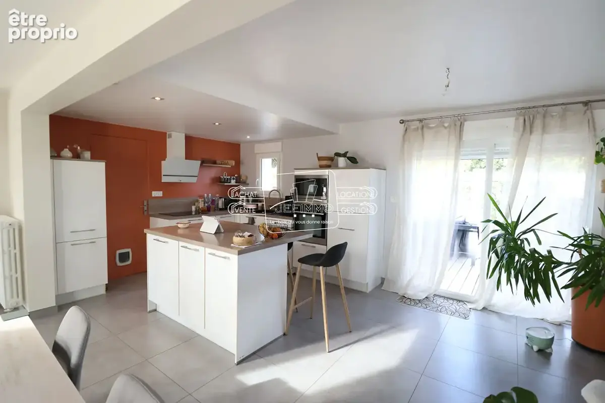 maison familiale de 126m² avec jardin clos à Saint-Florent-le-Vieil - photo 3