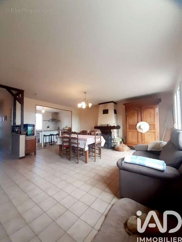 Photo 2 - Maison à GENLIS