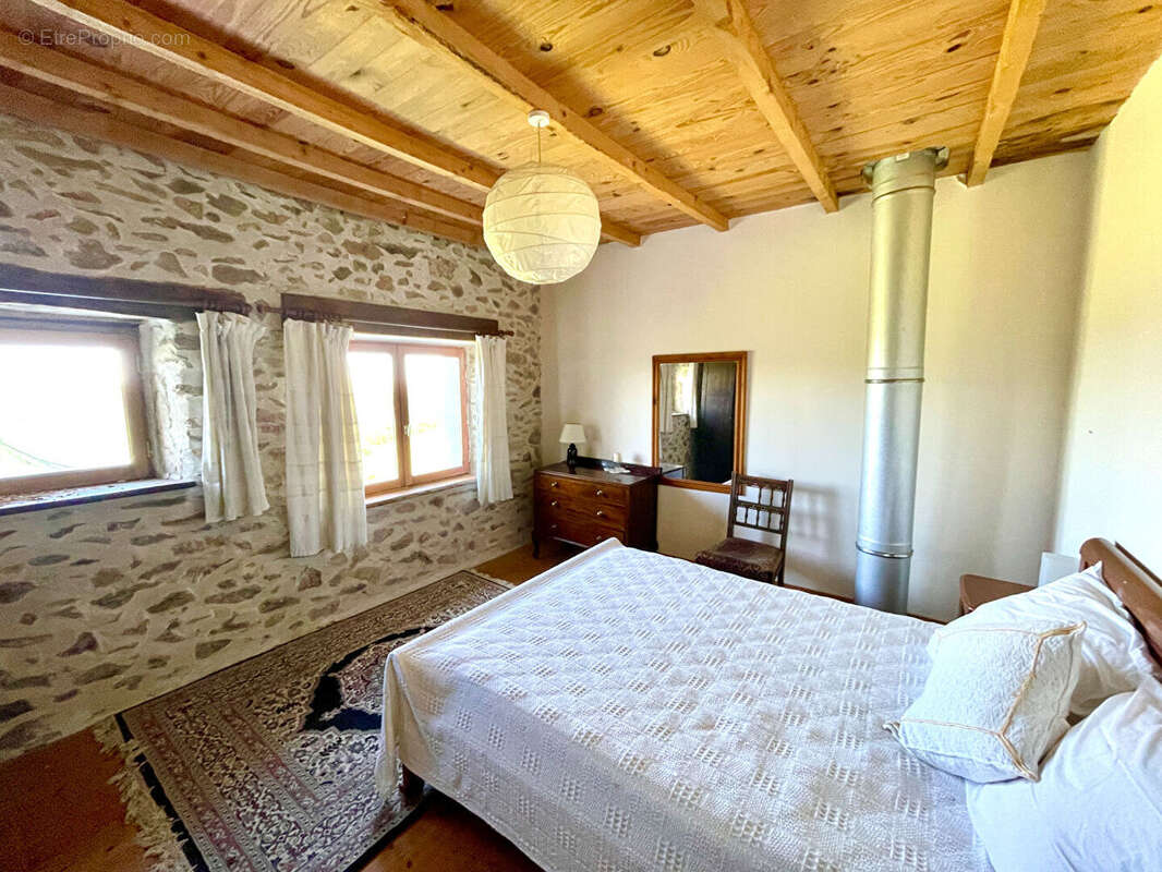 Maison à RIEUPEYROUX