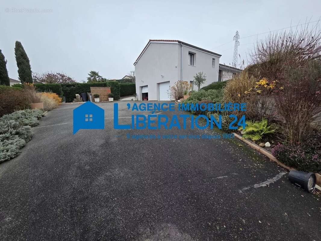 Maison à CHATEAUNEUF