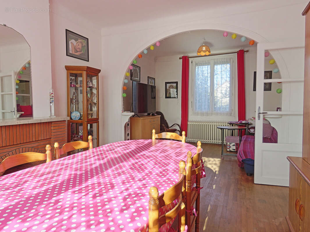 Maison à AMILLY