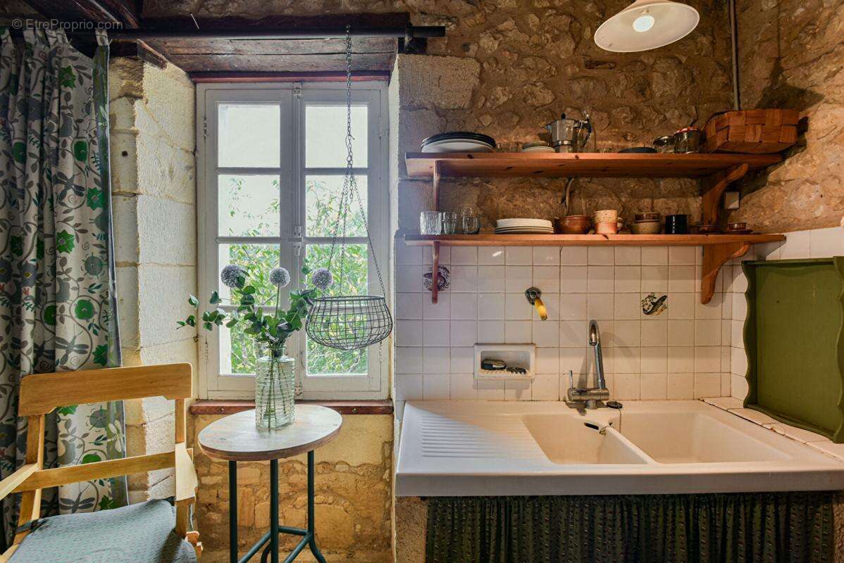 Maison à COUZE-ET-SAINT-FRONT